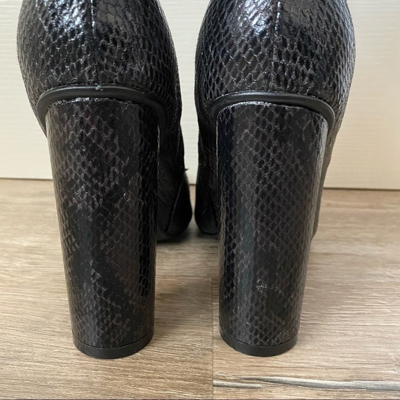 Cape Robbin Faux Snakeskin Boas Ankle Booties Size 10 - Picture 5 of 9